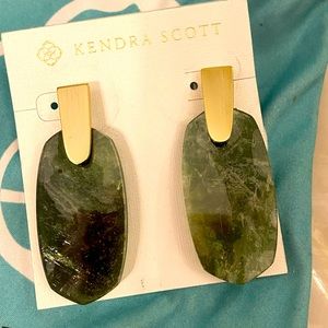 Gorgeous Green and Gold Kendra Scott Earrings
